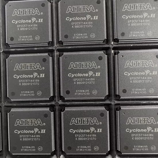 Embedded Programmable Logic IC Fpga 163 I/O 256cabga Lifcl-40-9bg256c